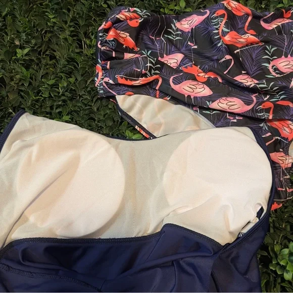 Navy blue flamingo bikini set. - Picture 5 of 8